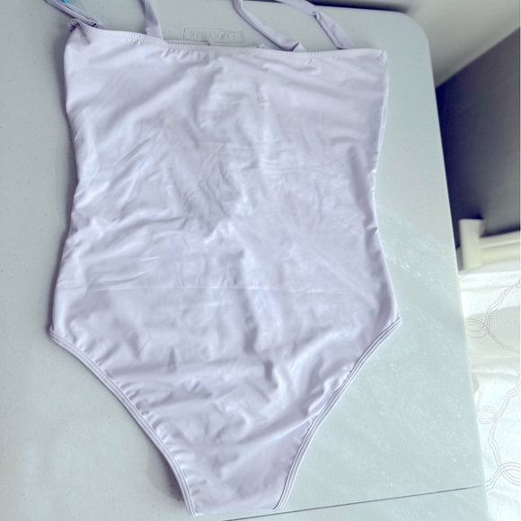 Cupshe Size Large White Tie Front One Piece Women’s Swimsuit New with tag - Picture 3 of 8